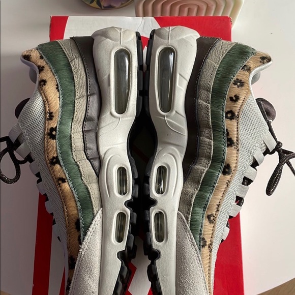 WMNS Nike Air Max 95 PRM ‘Animal Floral’ - Picture 6 of 8